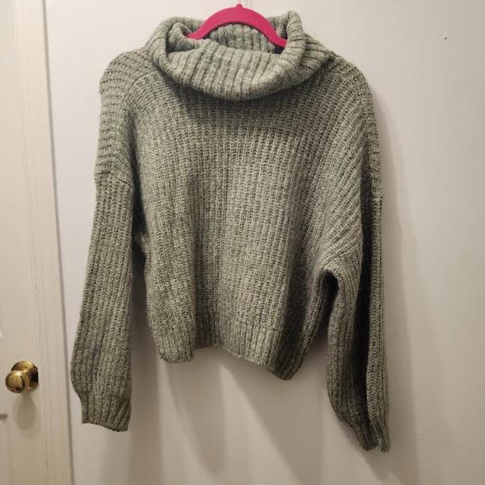 Old Navy Light Green Sweater Turtle Neck Women’s Size Large